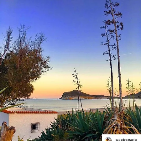 Zaratustra. Centro. Gran Terra. Wifi Rodalquilar